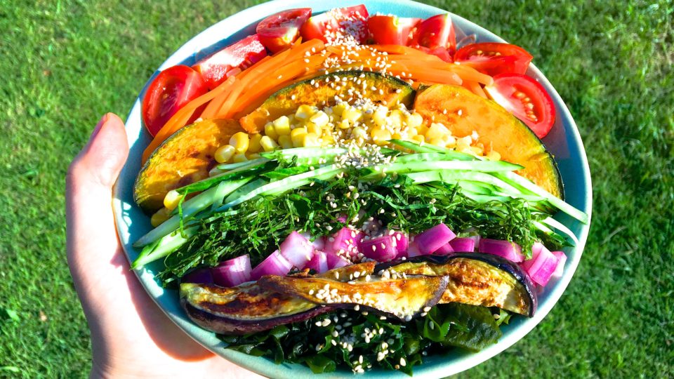 【寄稿記事】虹のようにカラフル！晩夏に食べたい「冷やさない中華」の作り方